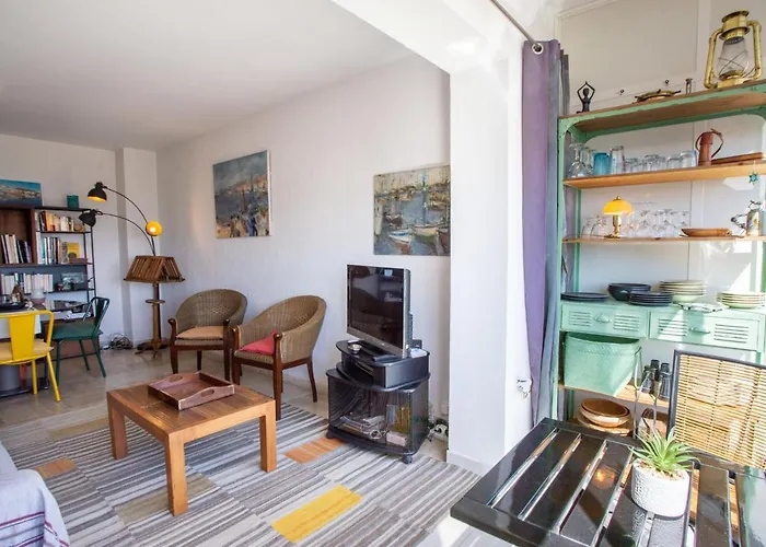 Appartement Le Clinfoc By Interhome Hyères