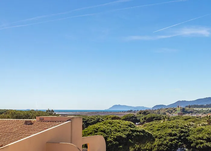 Appartement Le Clinfoc By Interhome Hyères